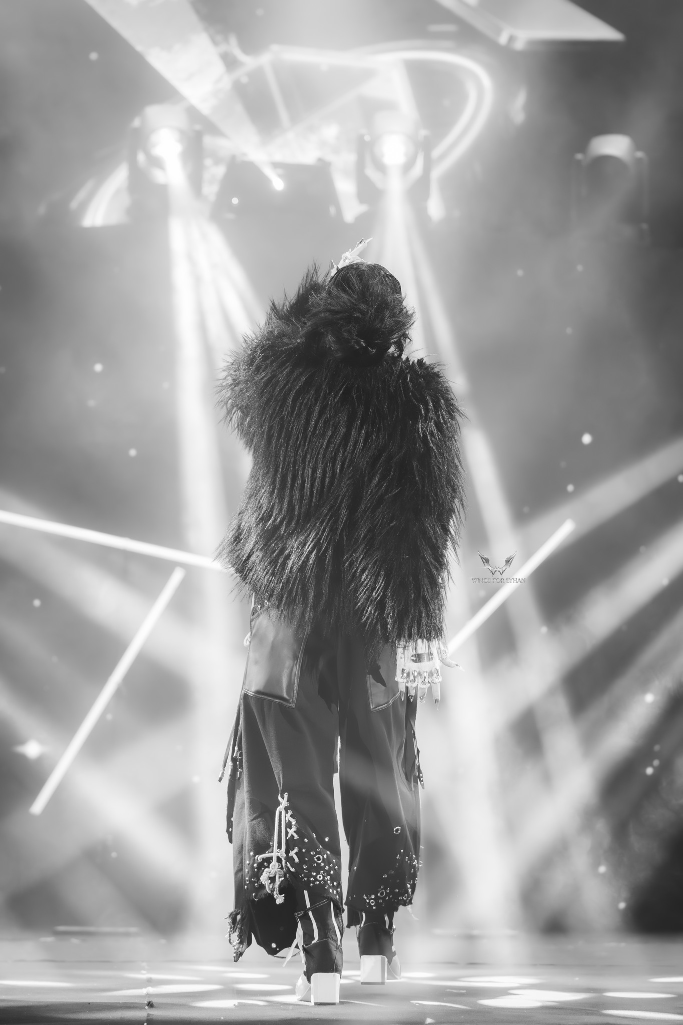 bzvn-lyhan-dai-hoc-phenikaa-giay-the-thao-cao-got00003