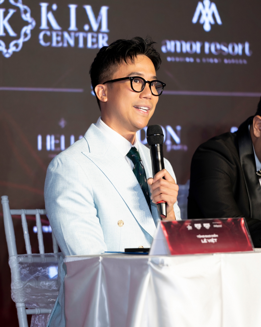 Ông Lê Việt, Tổng đạo diễn cuộc thi. Ảnh: Huy Trần