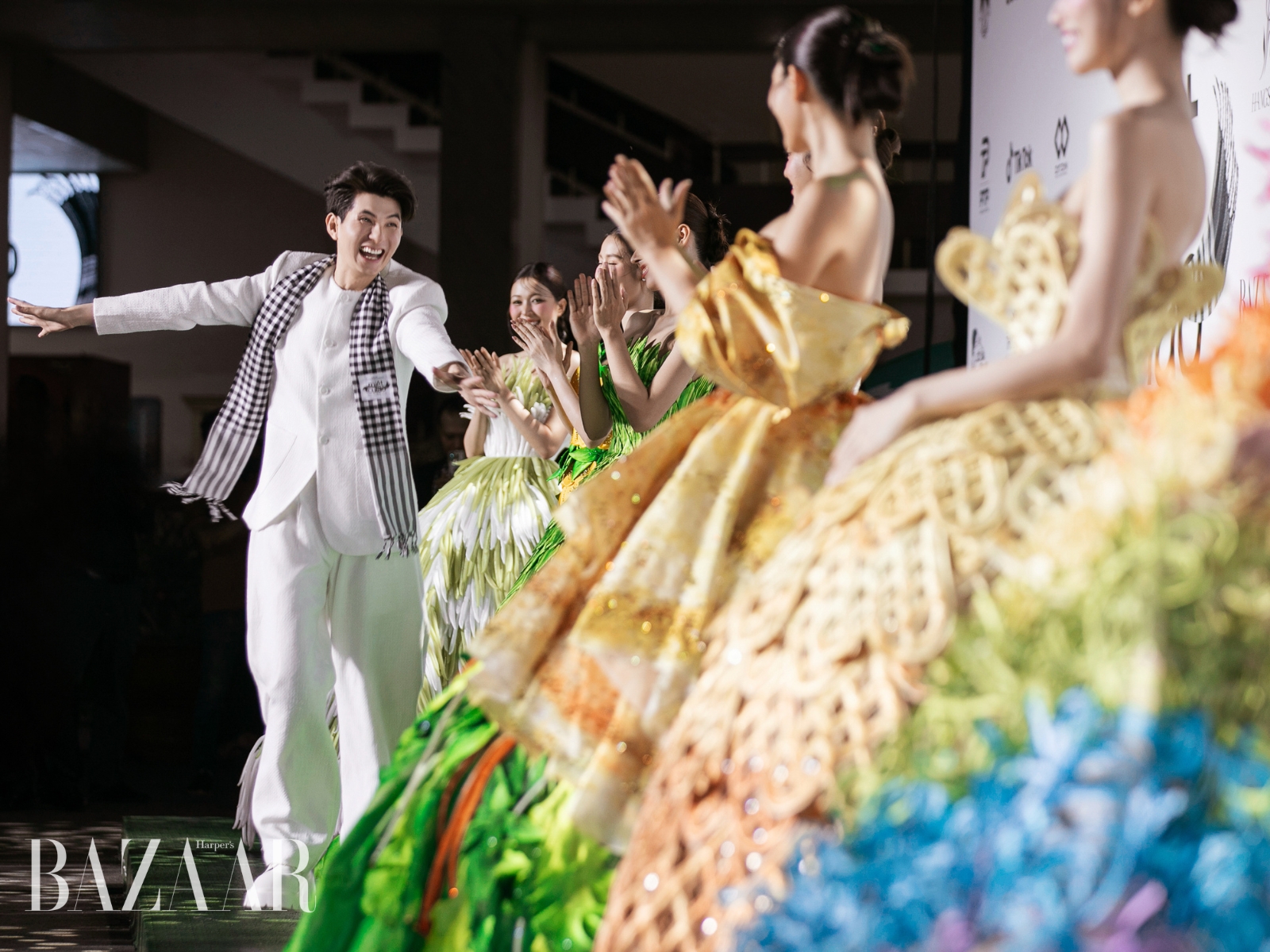 bzvn-miet-cu-lao-trien-lam-ntk-nguyen-minh-cong-thanh-tich00002