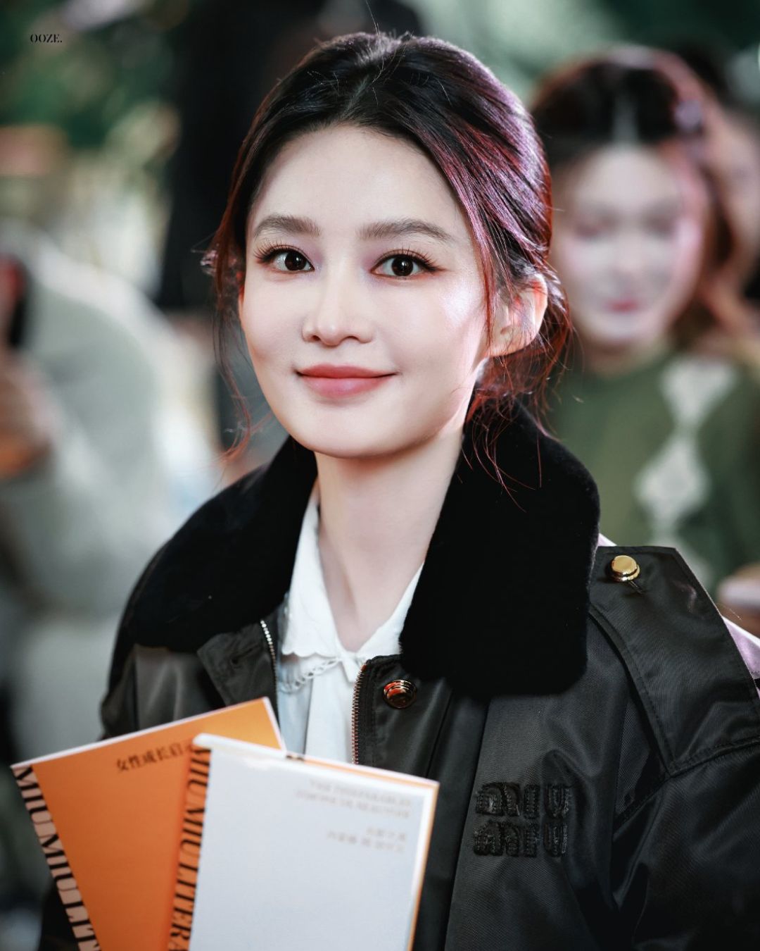 bzvn-miu-miu-literary-club-ly-tham-luu-hao-ton-1