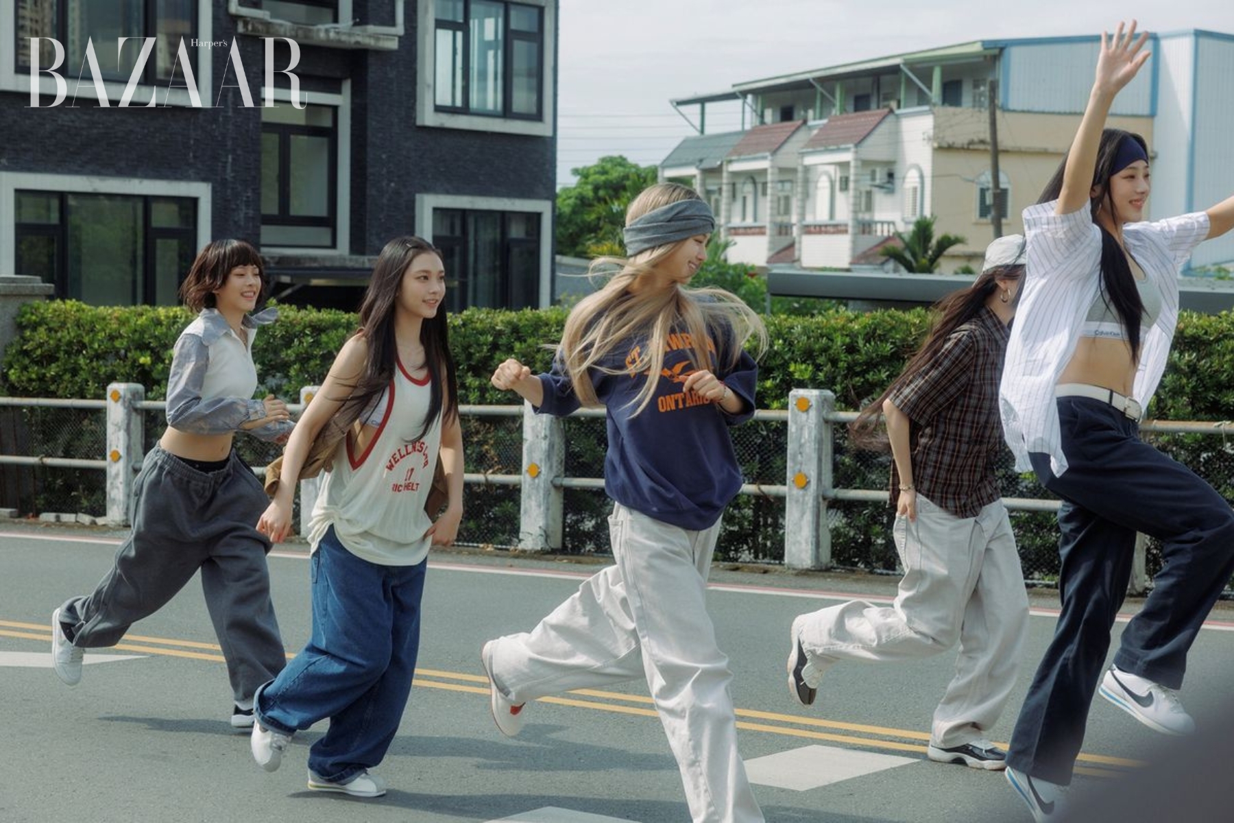 bzvn-newjeans-tai-hop-duoi-truong-ador (5)