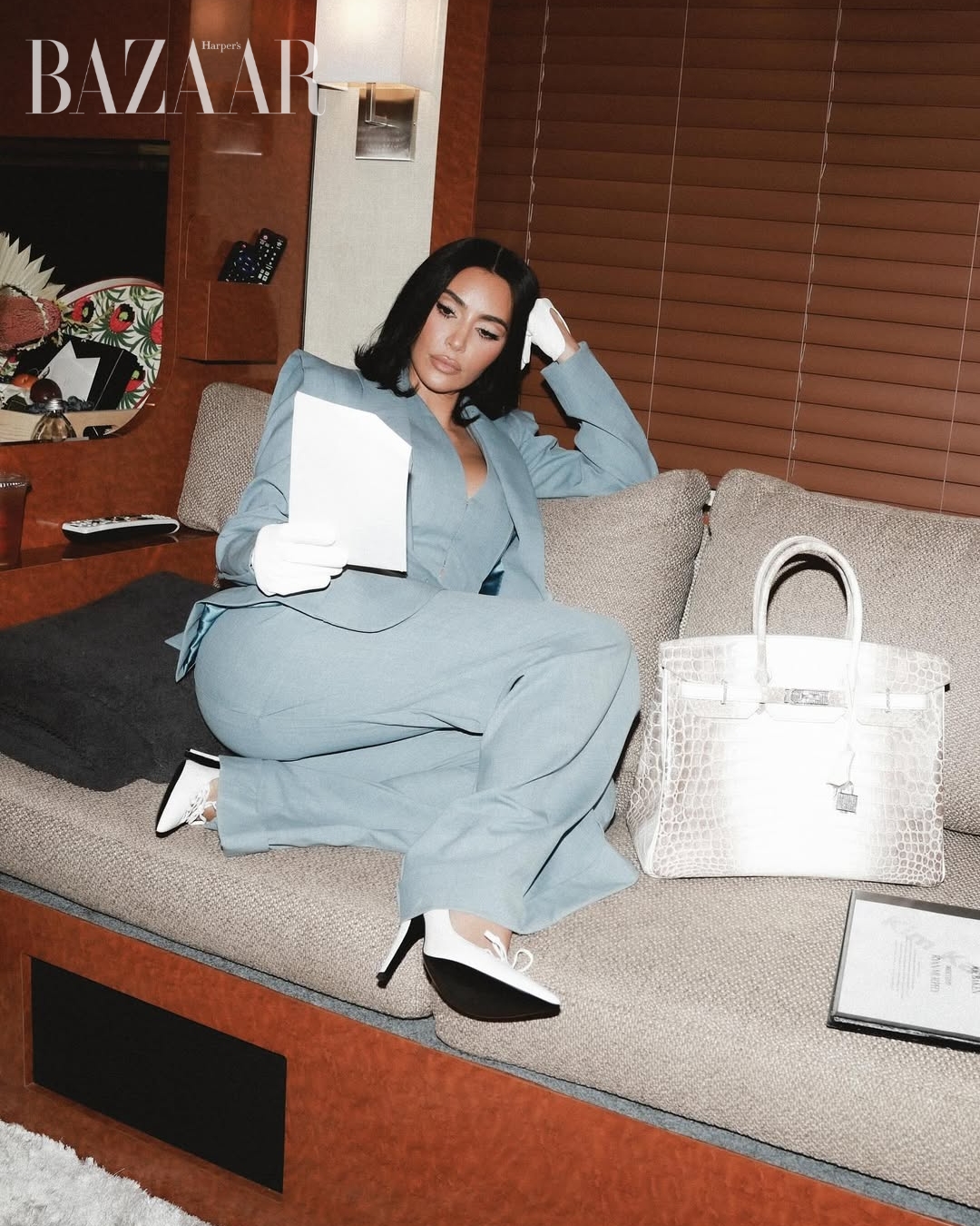 bzvn-thoi-trang-cua-kim-kardashian-trong-alls-fair (12)