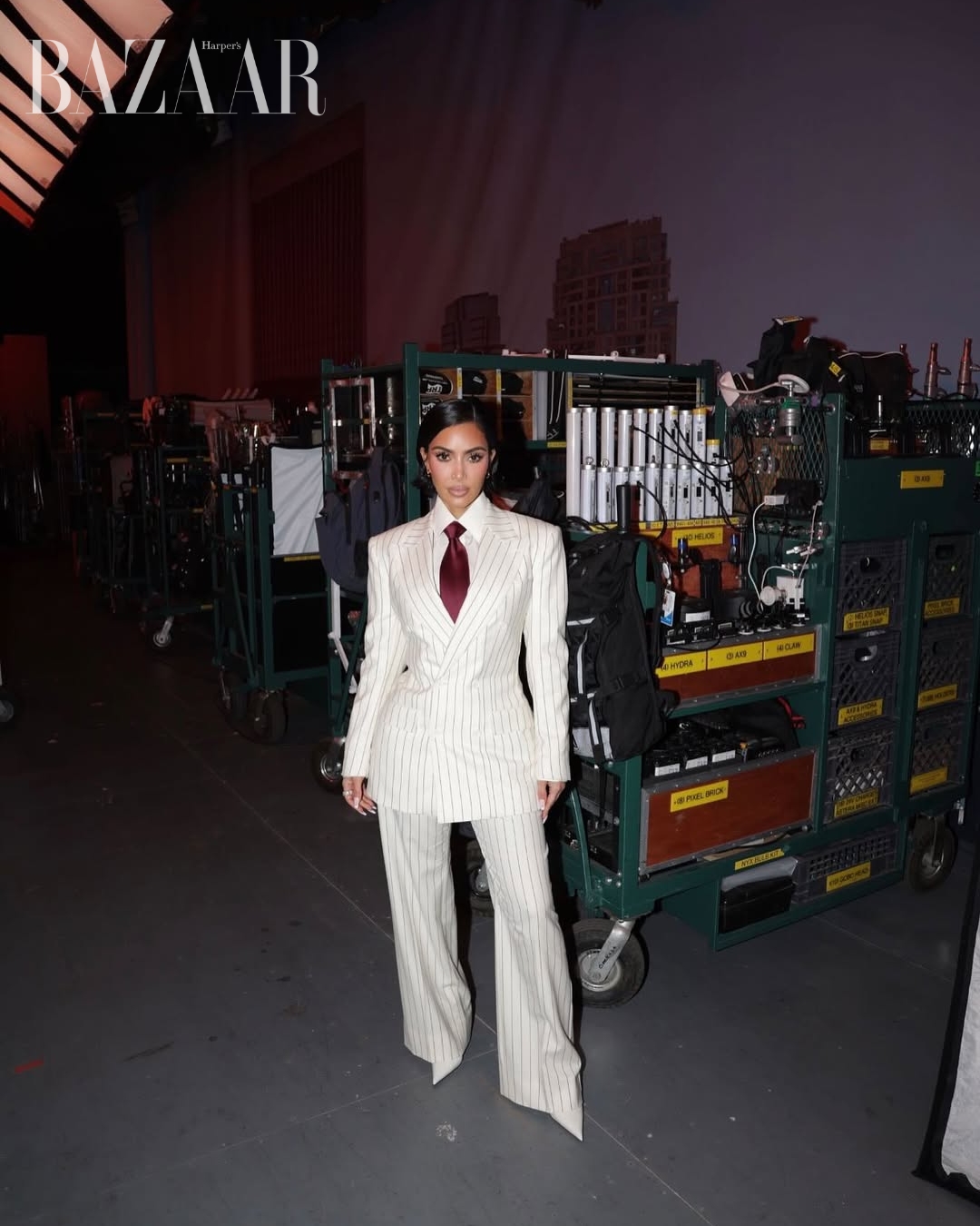 bzvn-thoi-trang-cua-kim-kardashian-trong-alls-fair (9)