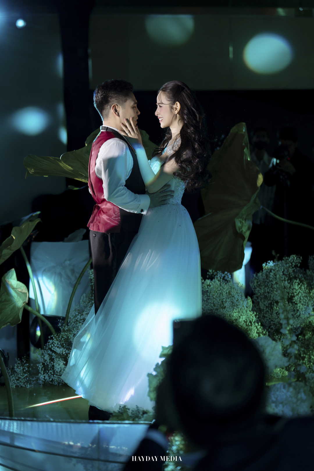 bzvn-vay-khieu-vu-hacchic-couture