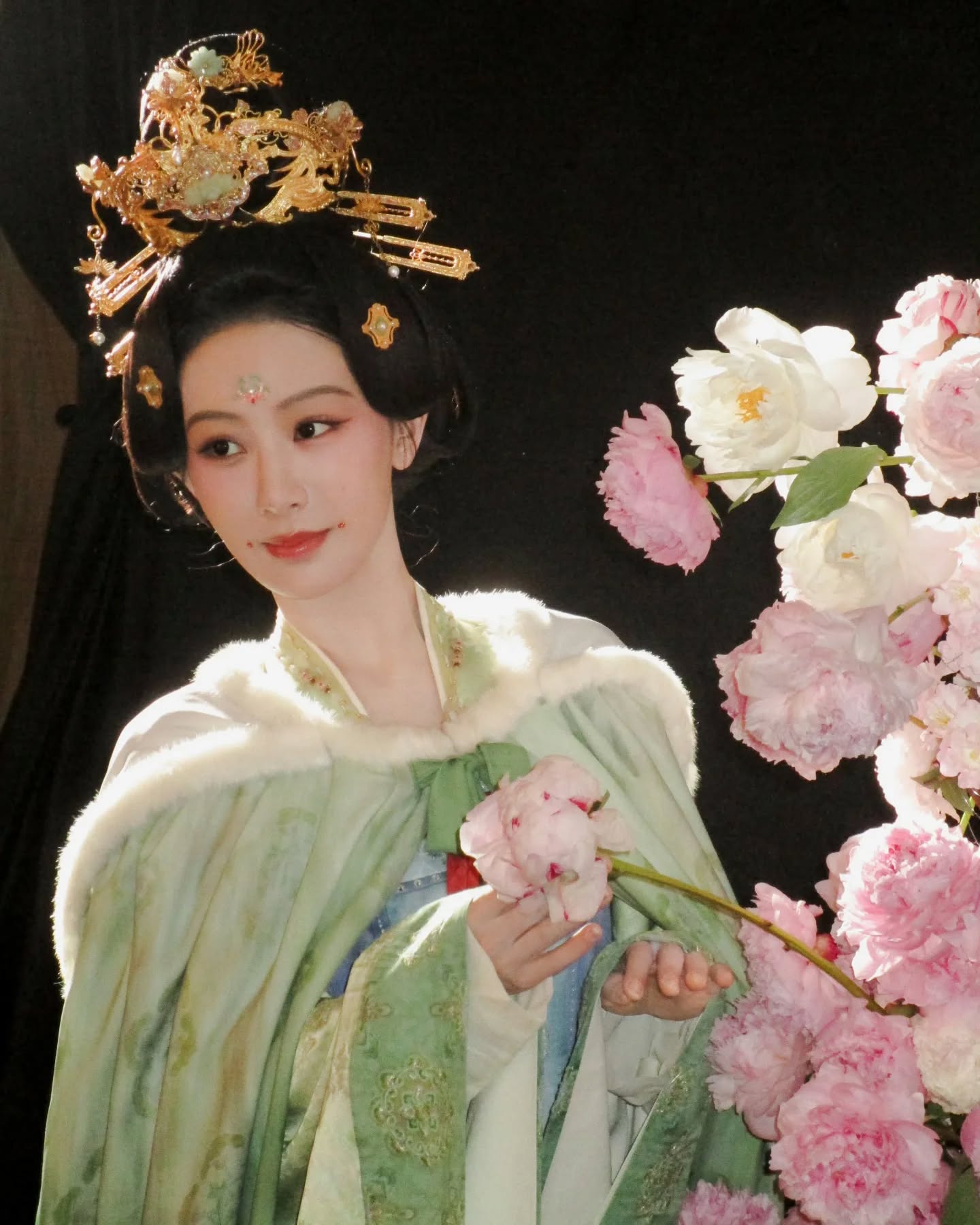Những loài hoa như “bùa may mắn” cho sự nghiệp của Dương Tử