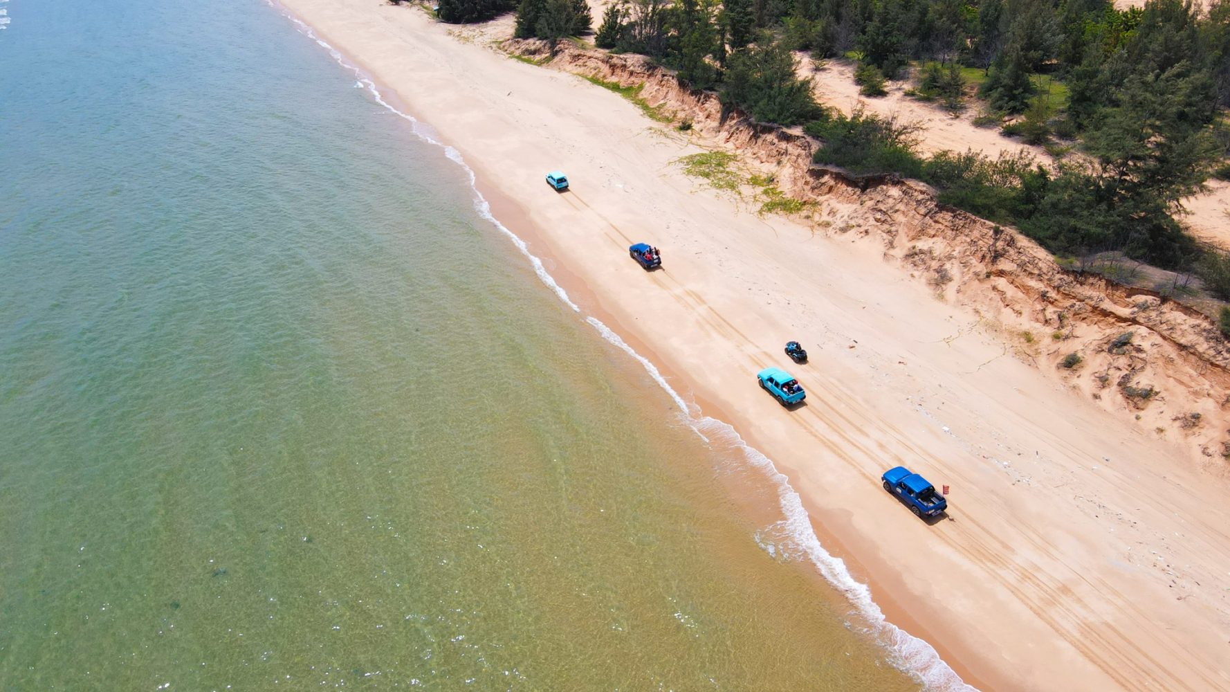 Check-in ba điểm nổi bật: Bàu Sen - Bàu Ông - Đồi cát trắng