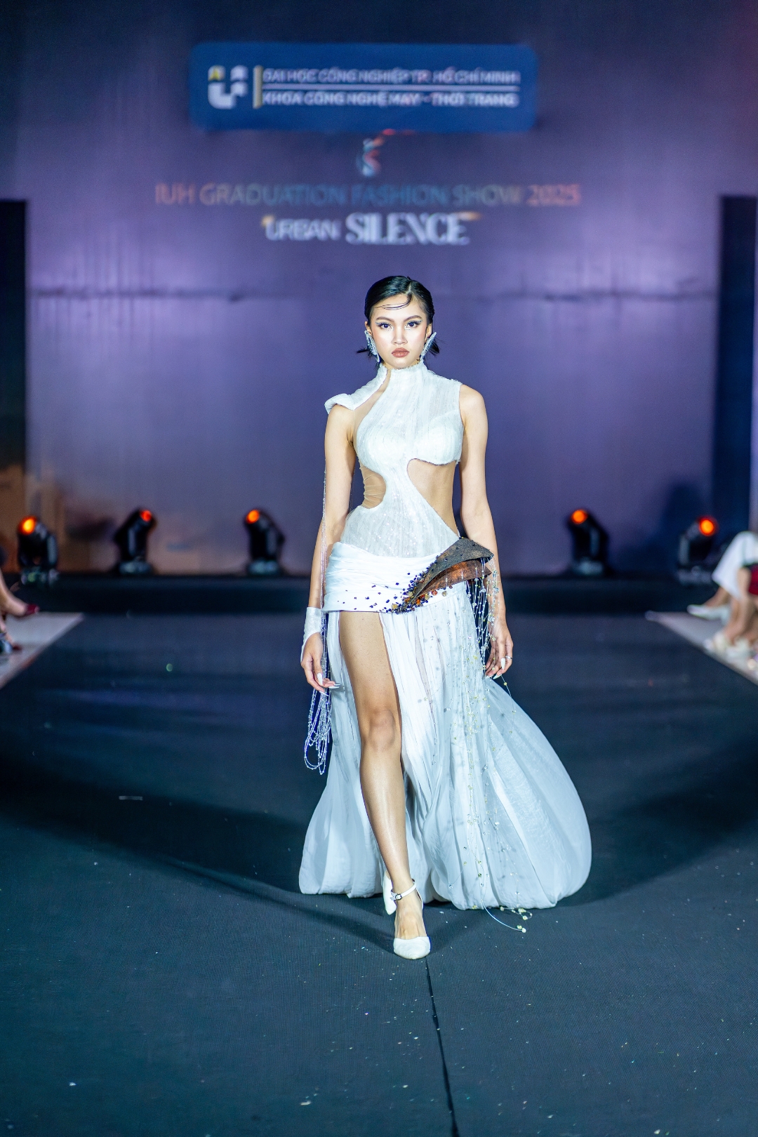 BAVN-TOT-NGHIEP-THIET-KE-THƯƠNG-DAI-HOC-CONG-NGHIEP-TPHCM (8)