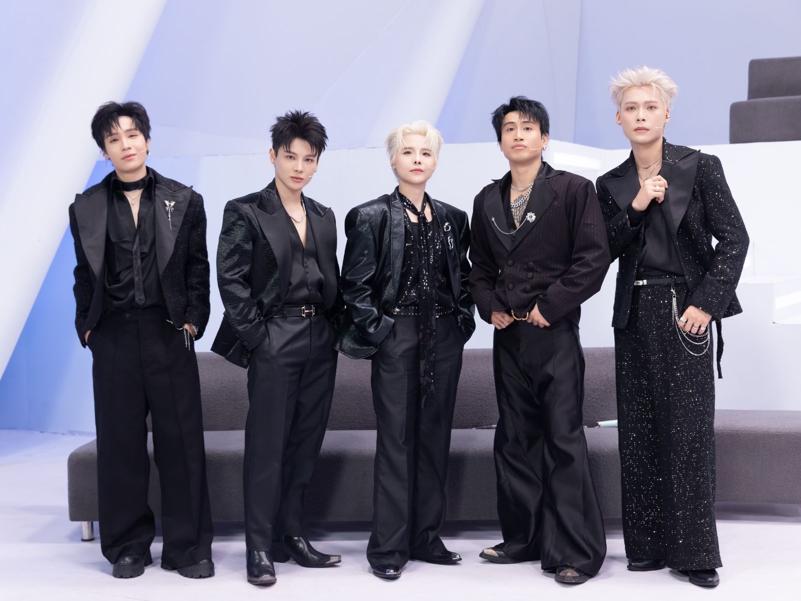 BZVN-ANH-TRAI-SAY-HI-TAP-14-2025(5)