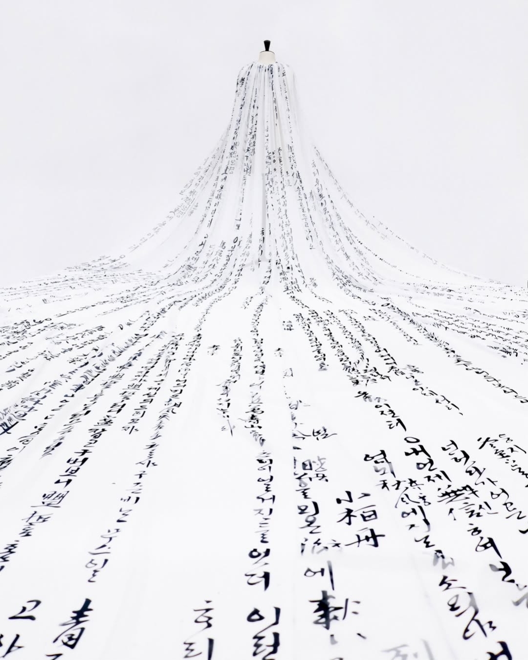 BZVN-JENNIE-MMA-2025-MELON-MUSIC-AWARDS-TRANG-PHUC-TRINH-DIEN-OUTFIT-LEJE00007