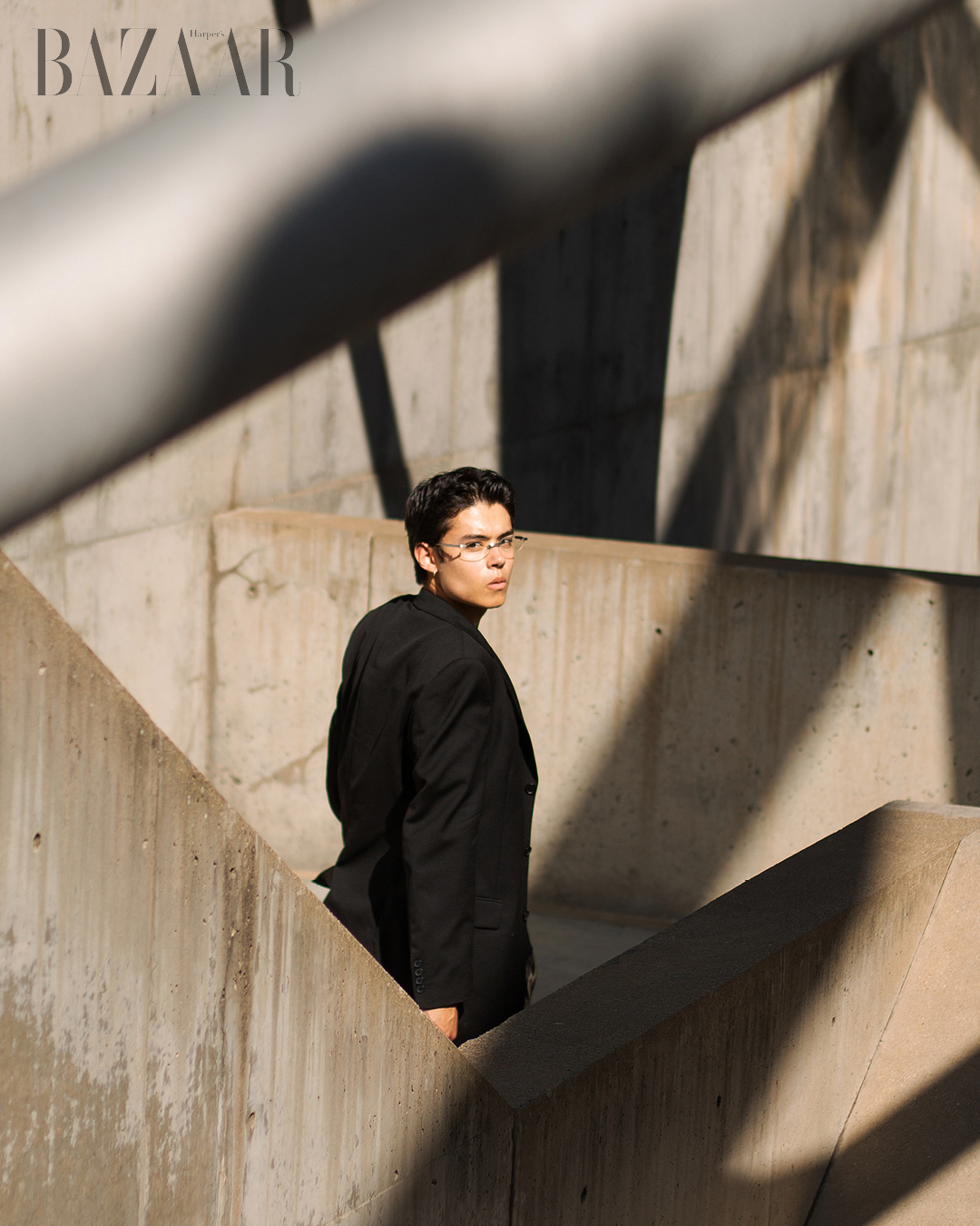 "Tomorrow" kể về hành trình trưởng thành của một con người, với sự diễn xuất của người mẫu nam Connor Clair 1