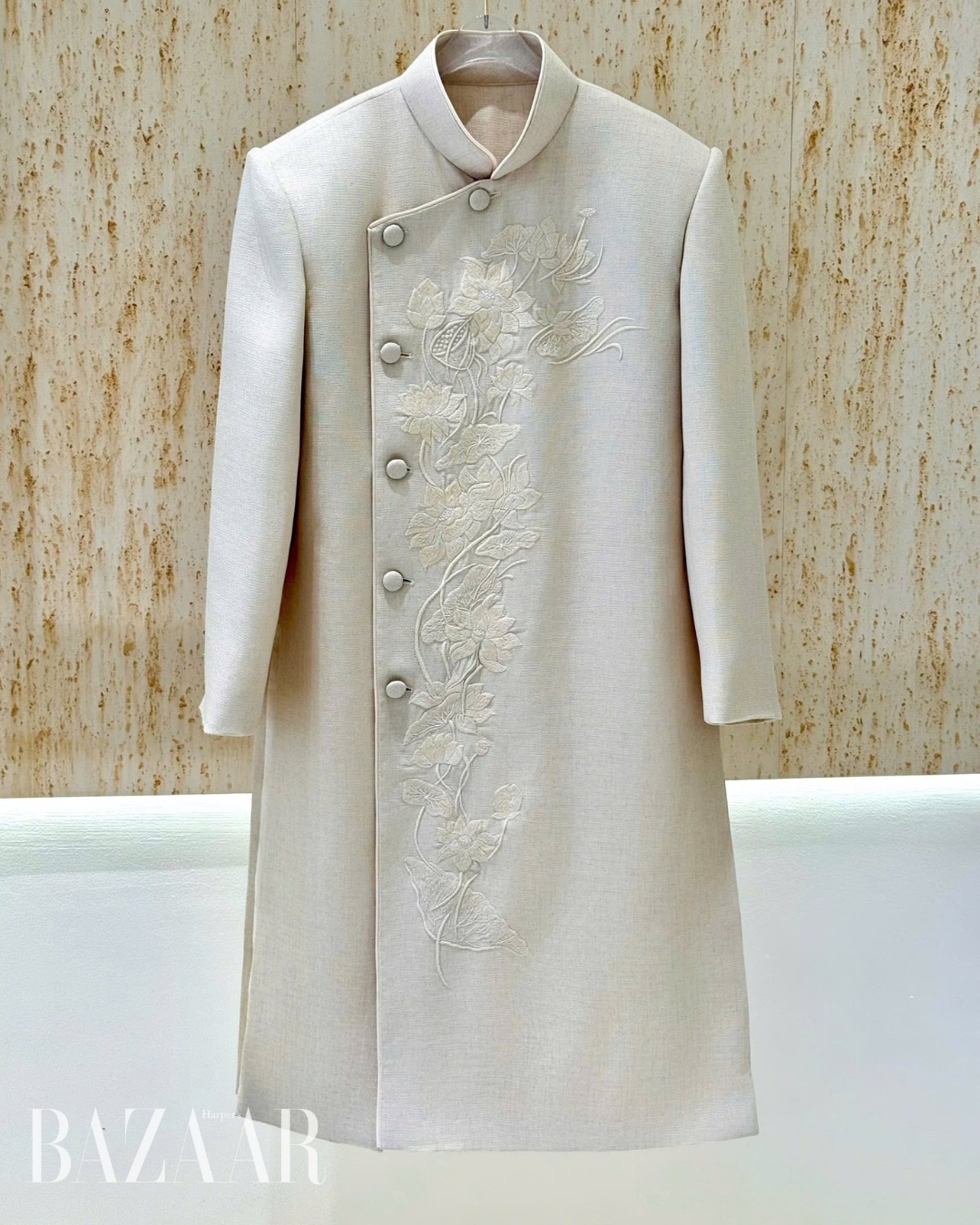 bzvn-ao-dai-cua-chu-re-justin-cohen-chong-cua-tien-nguyen