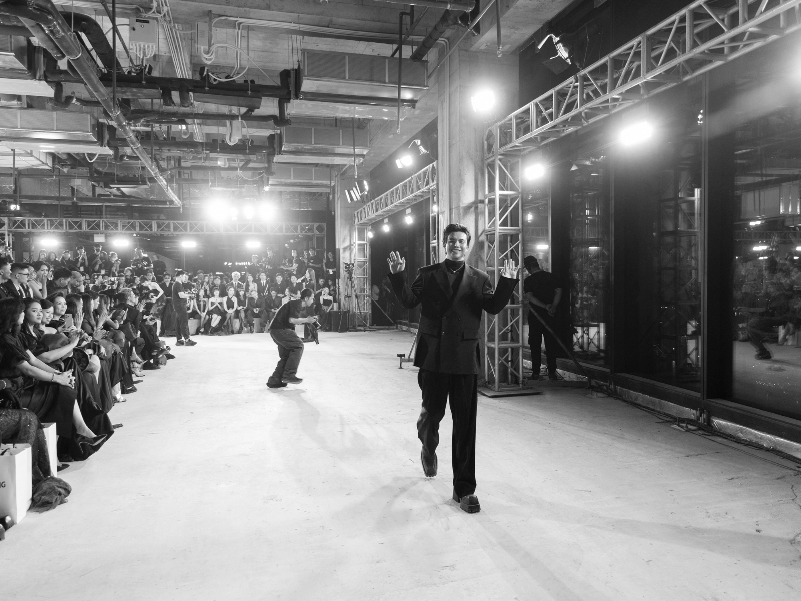 bzvn-dho-dien-emerge-2025-do-long (6)