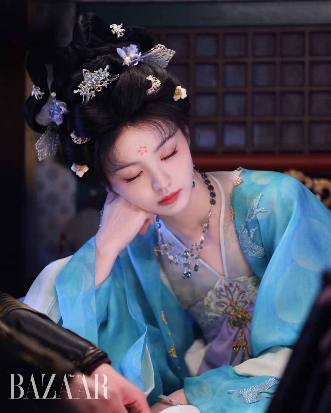 bzvn-dien-hi-vi-ga-kim-thoa-khai-may-3