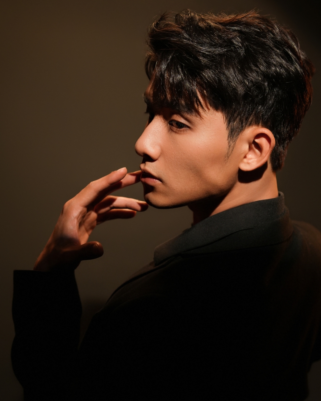 bzvn-dien-vien-phi-long-oc-muon-hon