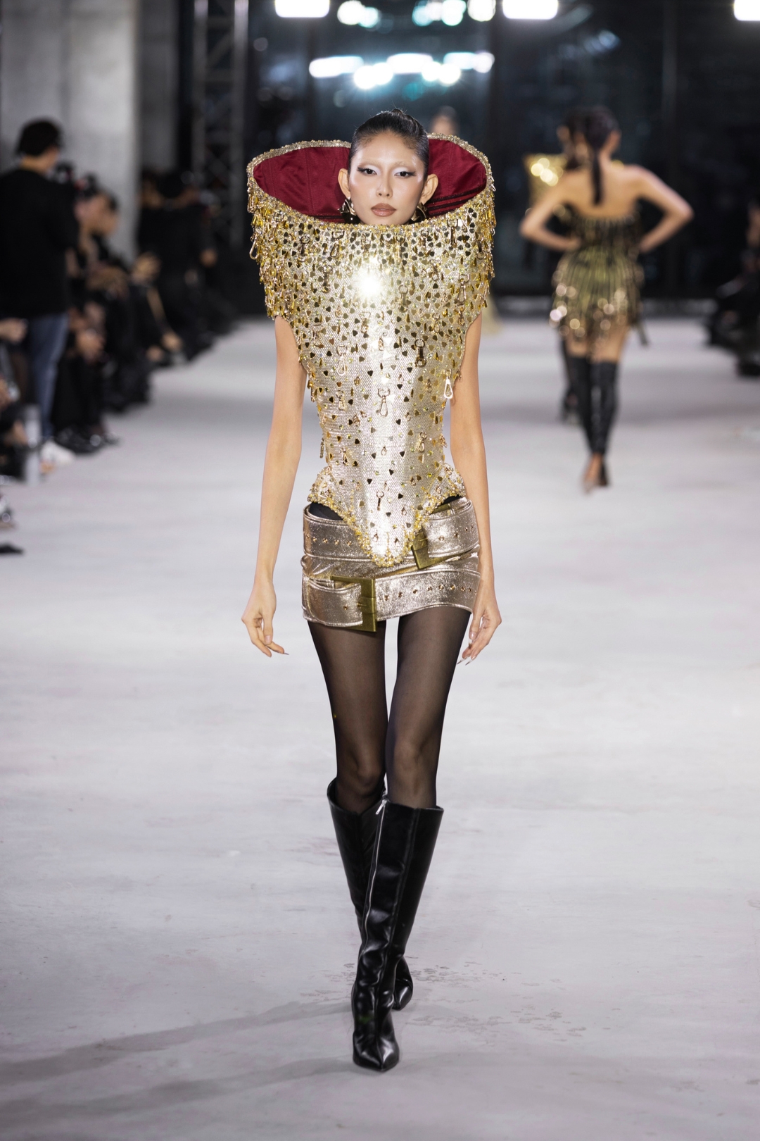 bzvn-dho-dien-emerge-2025-do-long (5)