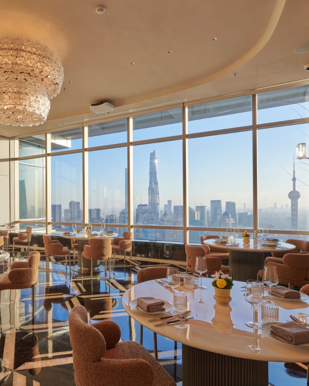 bzvn-du-lich-thuong-hai-qua-phim-toi-nhu-anh-duong-ruc-ro-7