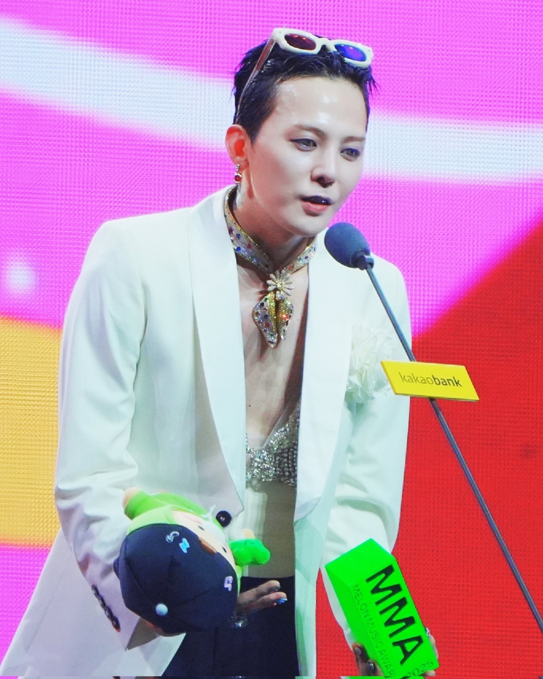bzvn-g-dragon-jacob-co-vong-co-bandana-ubermensch-encore00016