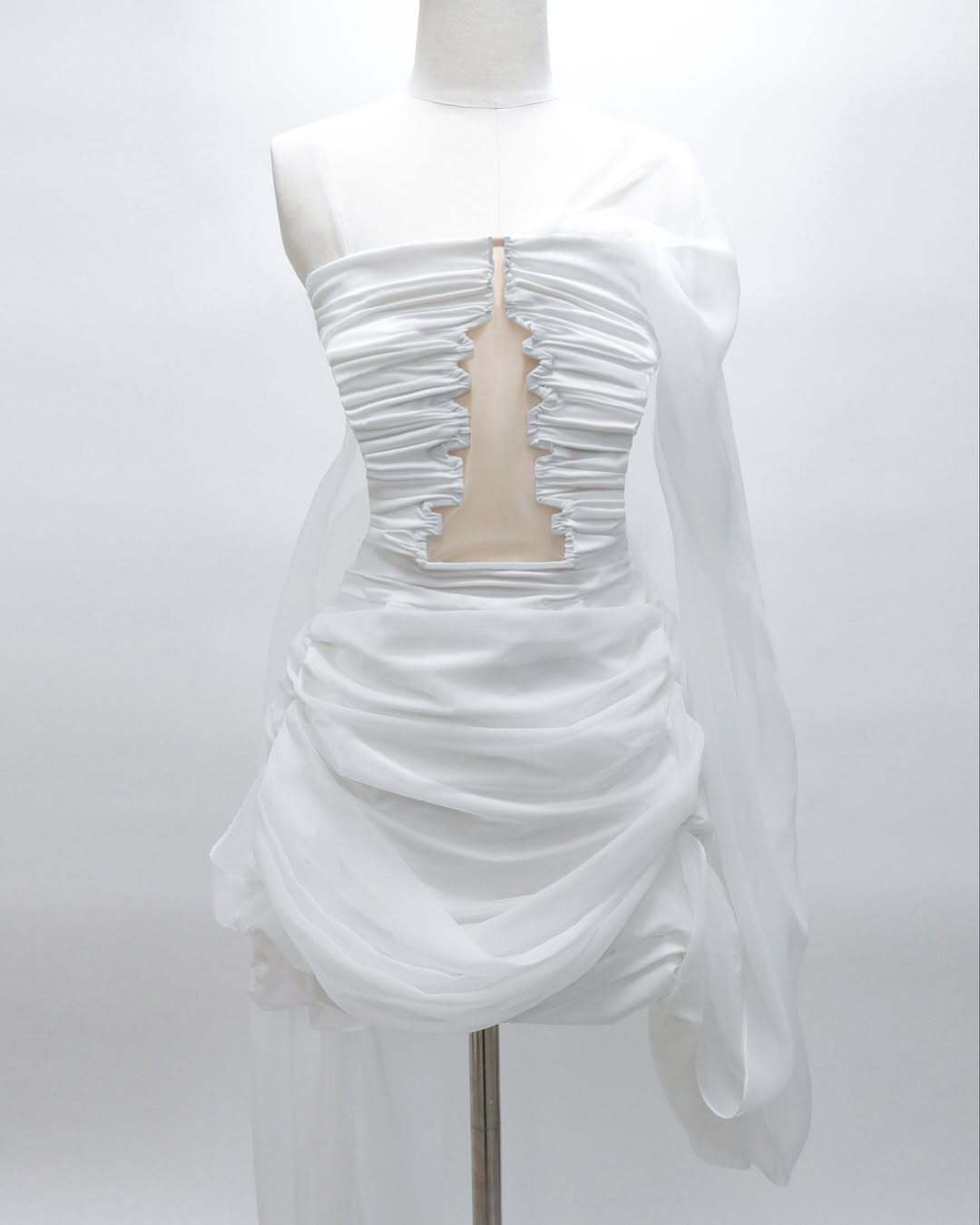 bzvn-jennie-mma-2025-trang-phuc-trinh-dien-y-nghia (1)