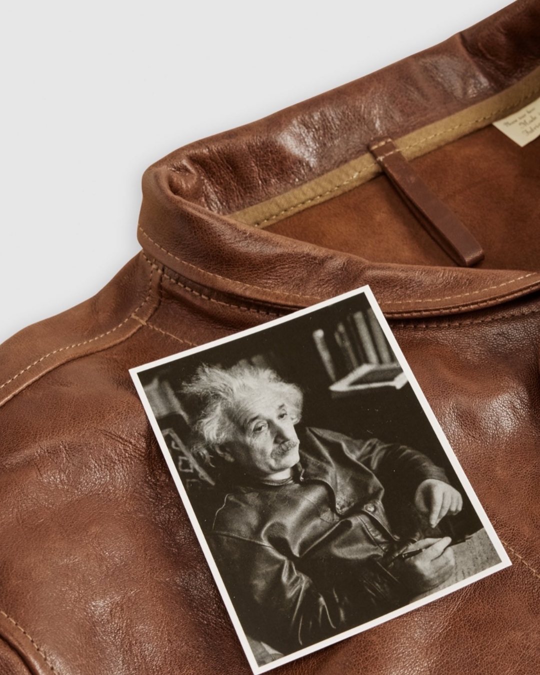 bzvn-levis-tai-ban-ao-khoac-da-cua-albert-einstein00002