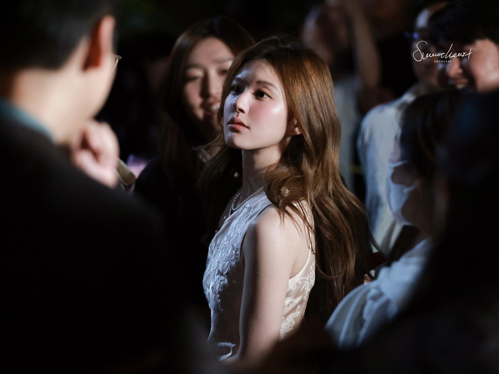 bzvn-trend-book-tram-ty-chup-anh-trung-quoc-1