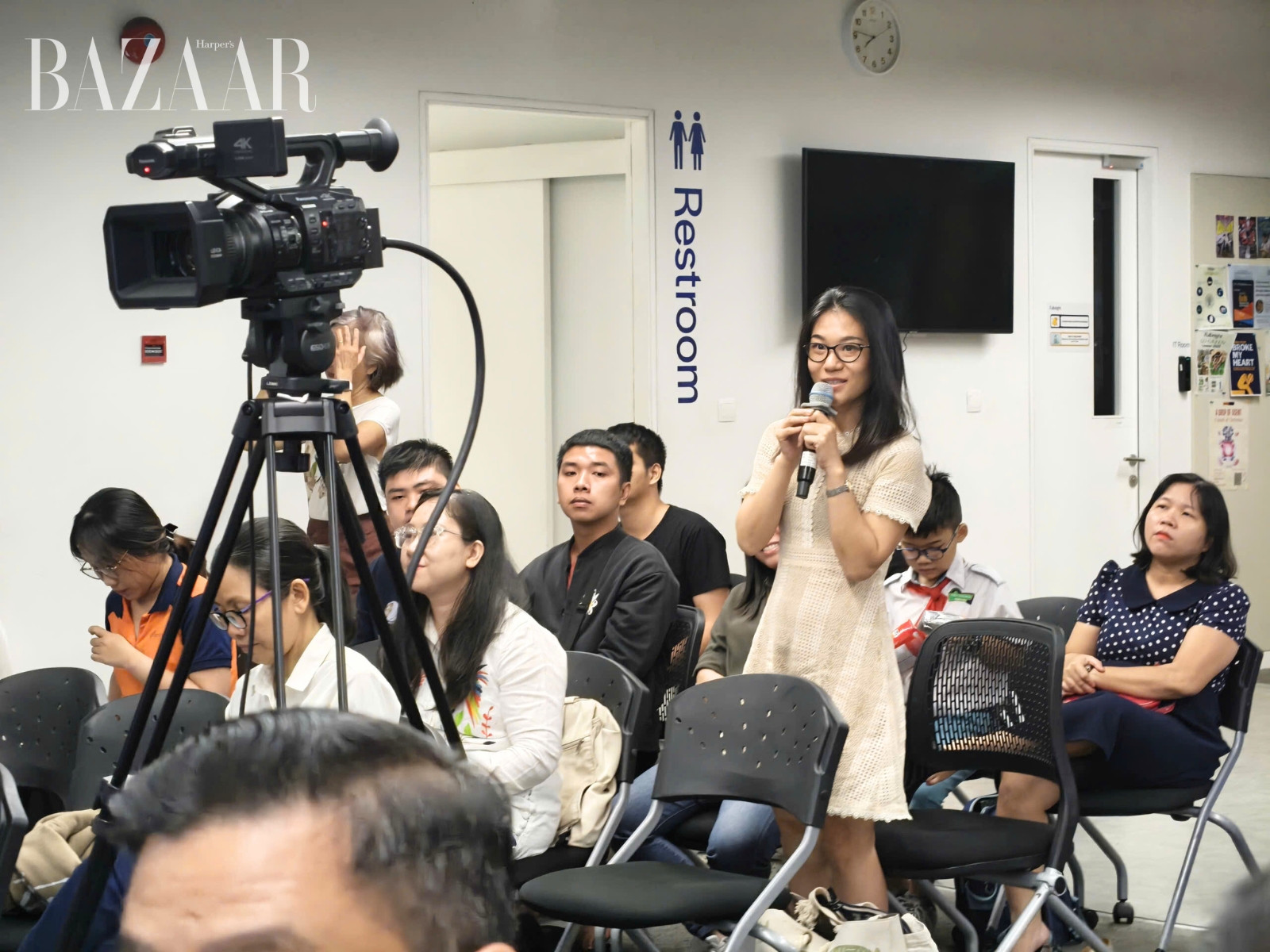 bzvn-truyen-kieu-ban-tien-dien-ra-mat-tai-tp-hcm (3)