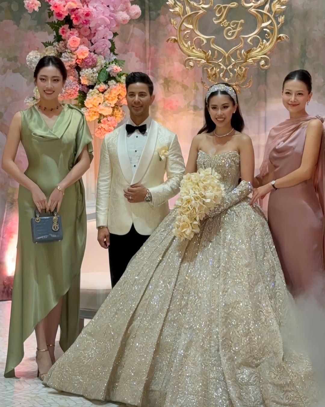 bzvn-vay-cuoi-co-dau-tien-nguyen00002