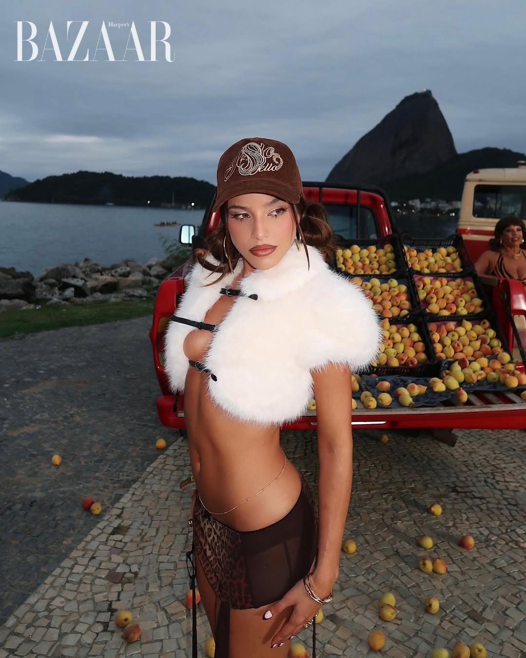 bzvn-xu-huong-ao-khoac-long-thu-dong-2025-fanci00001