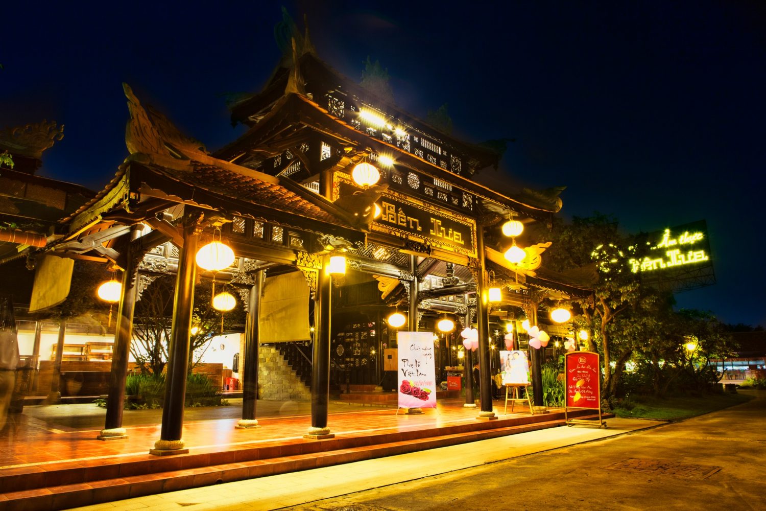 Khu du lịch Bến Xưa: Không gian vui chơi, ẩm thực trong ngày