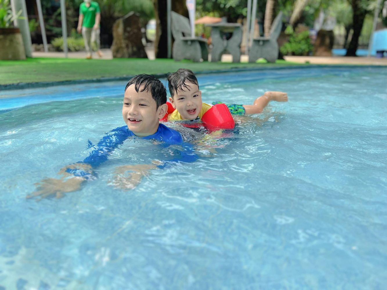 hồ bơi trẻ em