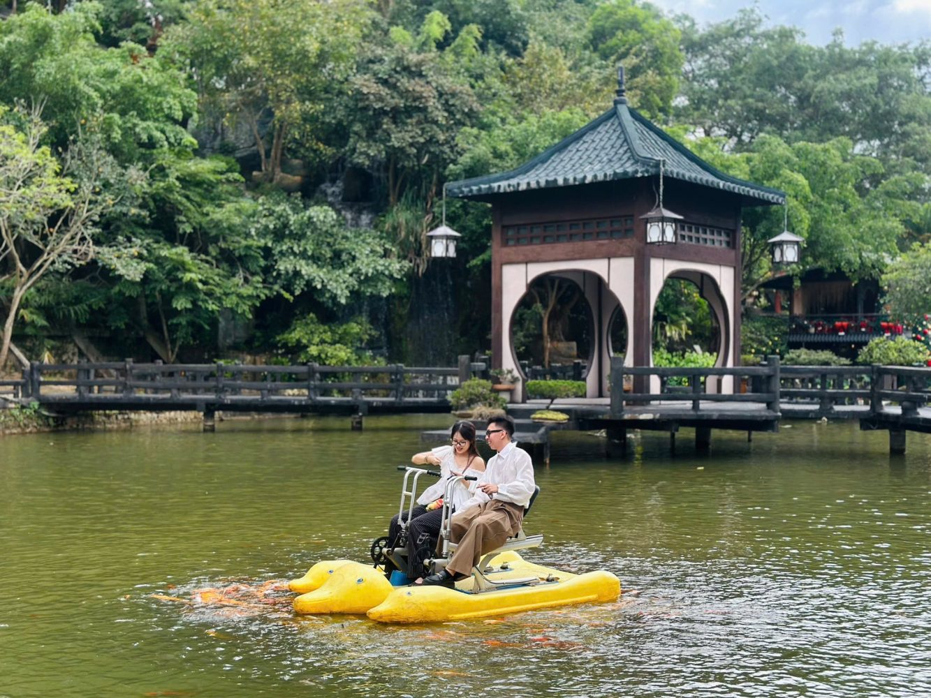 Hoạt động nhóm và trải nghiệm ngoài trời