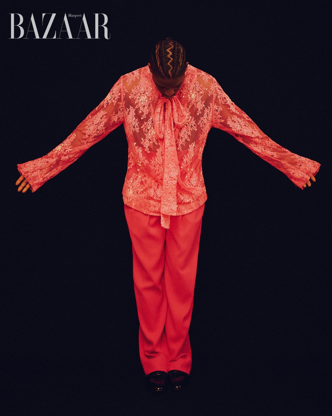 BZVN-VUNGOC-SON-DIEN-VIEN-SAMUEL-ARNOLD-EMILY-IN-PARIS-JULIEN (2)