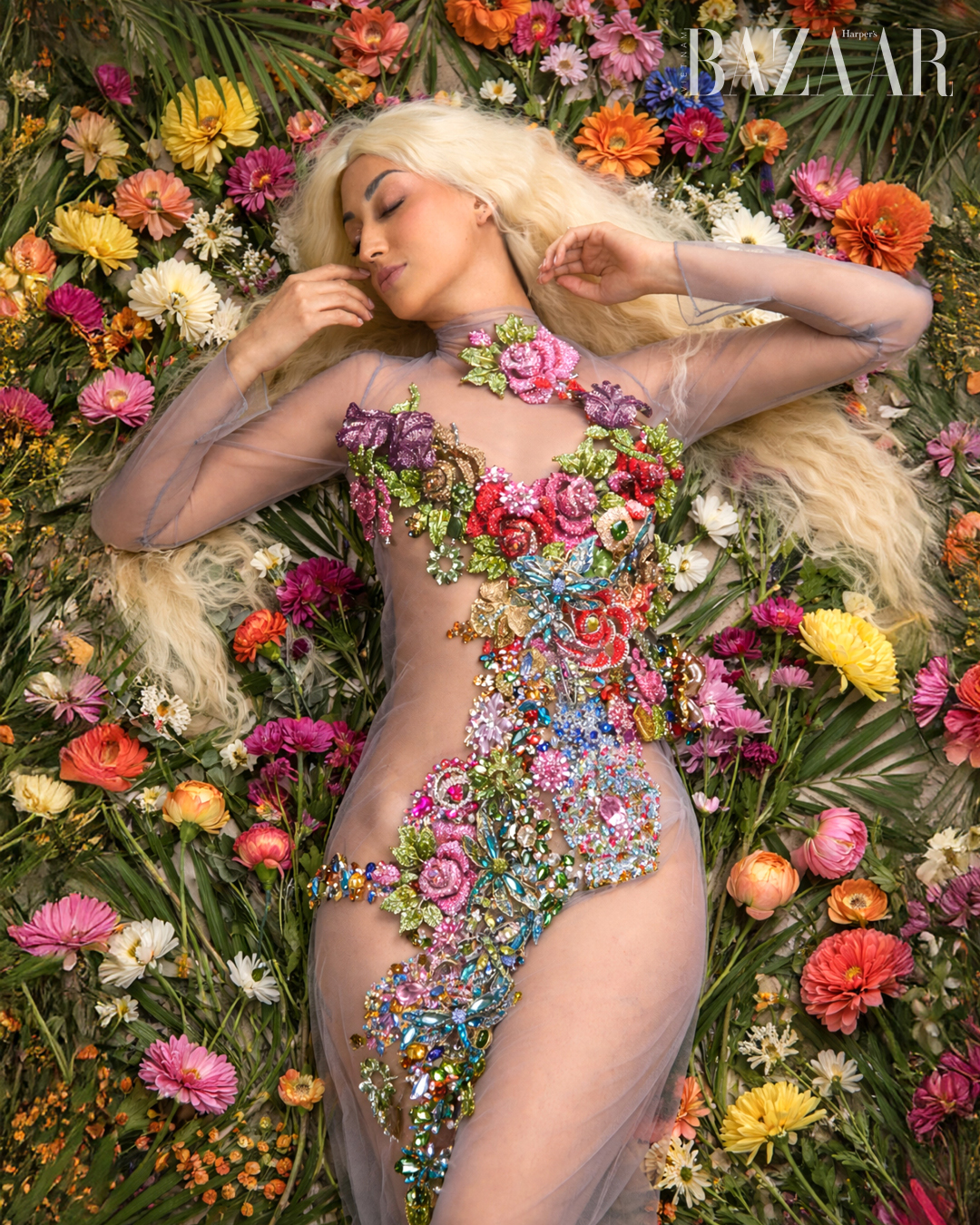 Đầm đính kết trang sức: Rita Tesolin.