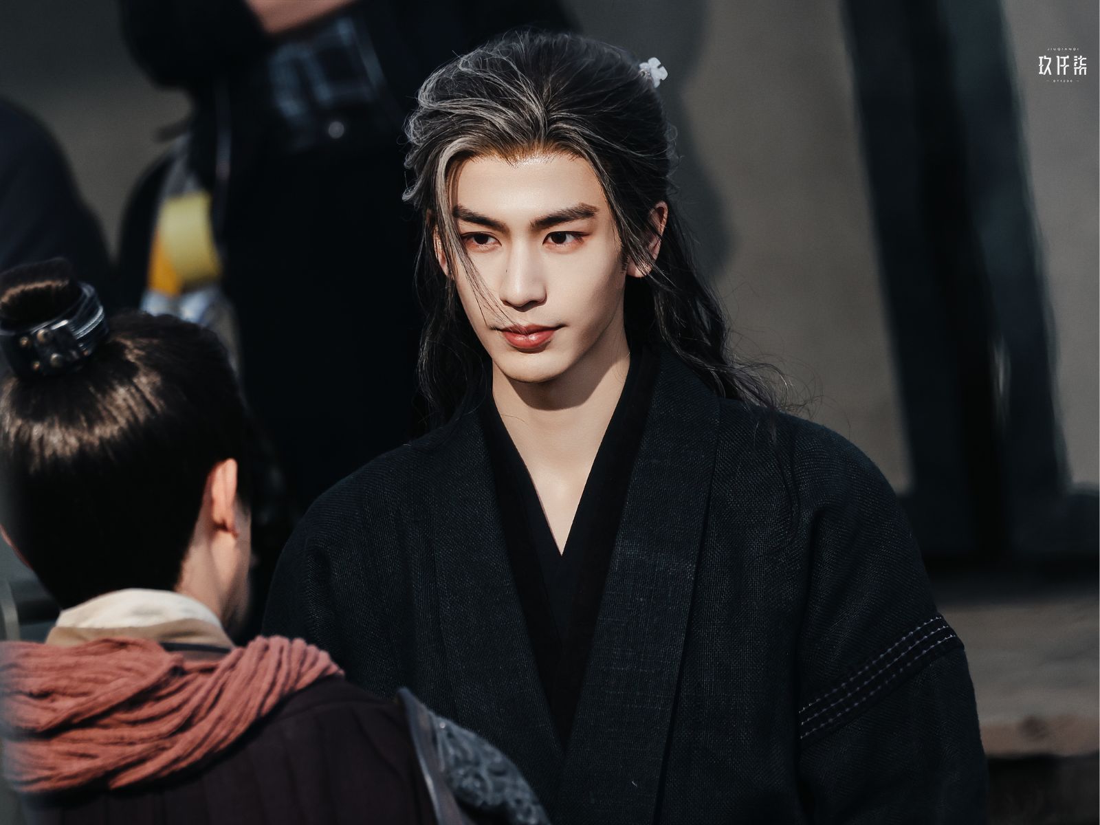 bzvn-cac-nam-than-hoa-ngu-chung-minh-tao-hinh-toc-bac-trong-phim-co-trang-luon-la-chan-ai-15