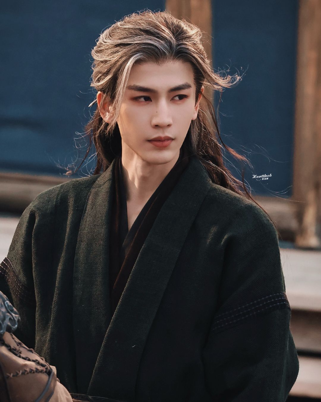 bzvn-cac-nam-than-hoa-ngu-chung-minh-tao-hinh-toc-bac-trong-phim-co-trang-luon-la-chan-ai-2