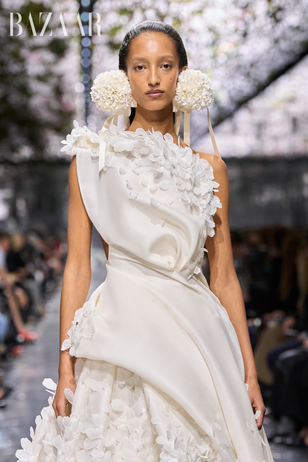 bzvn-dior-haute-couture-ss26-xuan-he-2026-jonathan-anderson (3)