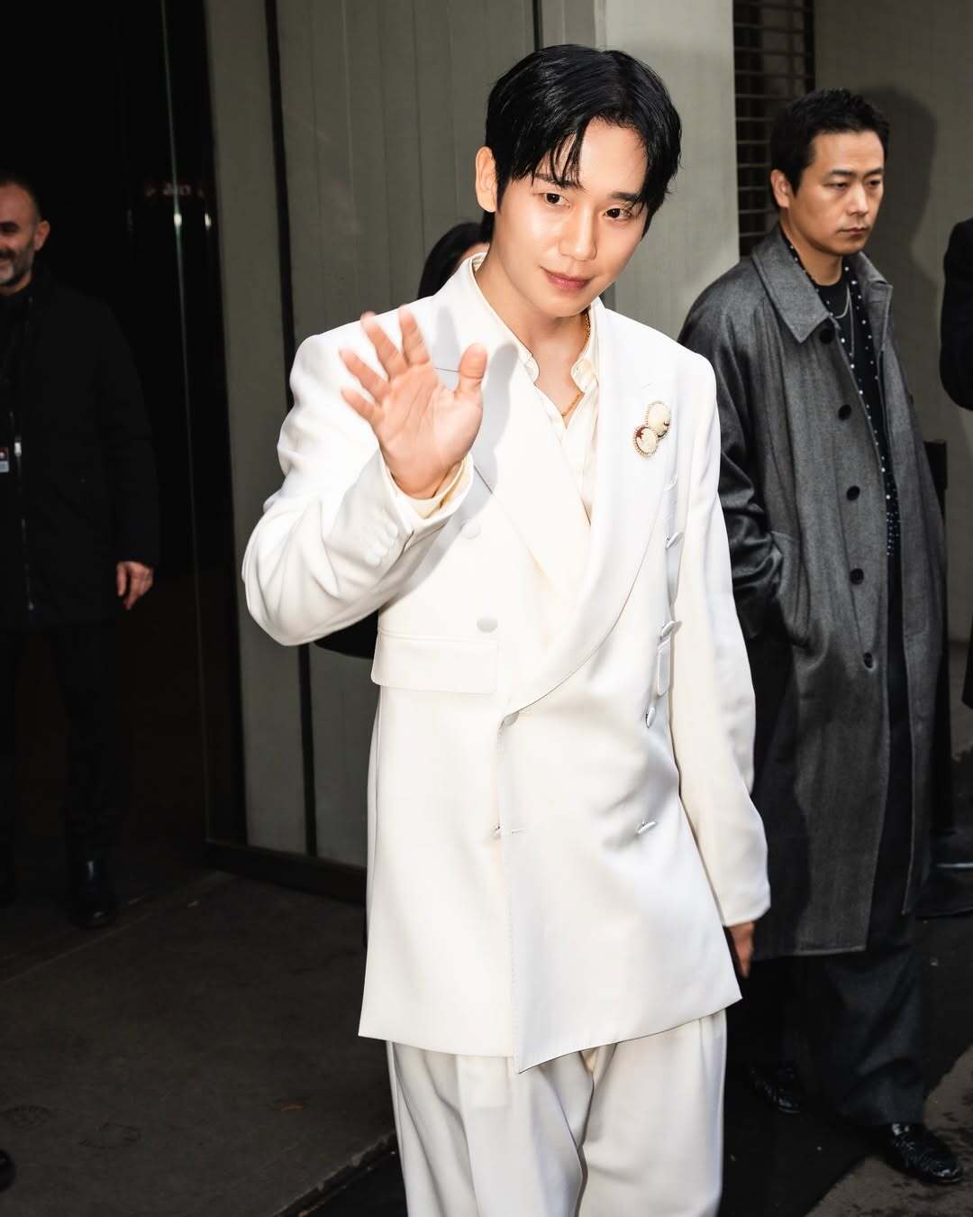 bzvn-jung-hae-in-dolce-gabbana-thu-dong-202600003