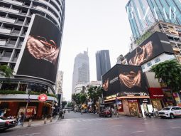 bzvn-thumb-louis-vuitton-chien-dich-billboard-130-nam-ra-doi-monogram