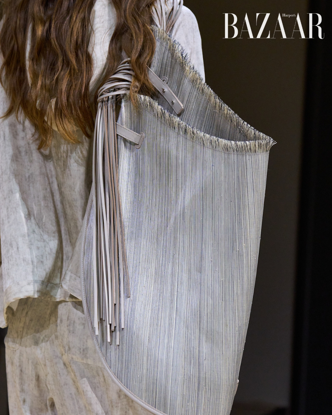 bzvn-trend-xu-huong-tui-xach-co-lon-nam-202600012