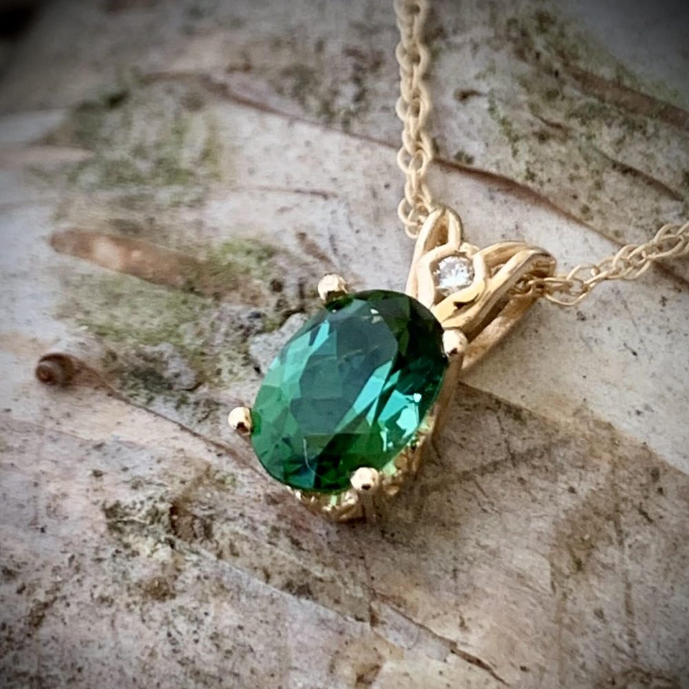 Đá Tourmaline xanh