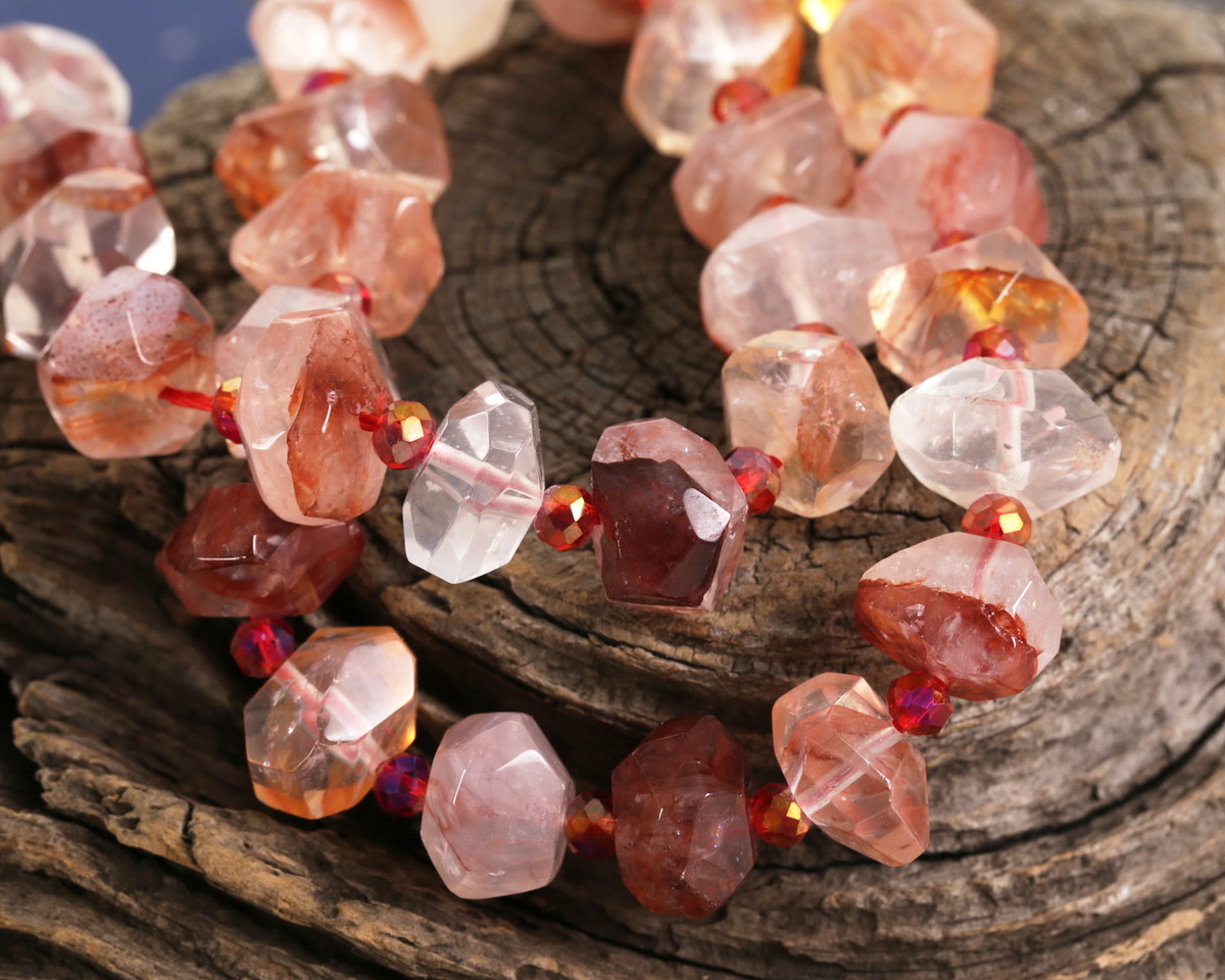 Đá thạch anh tóc đỏ (Red Rutilated Quartz)