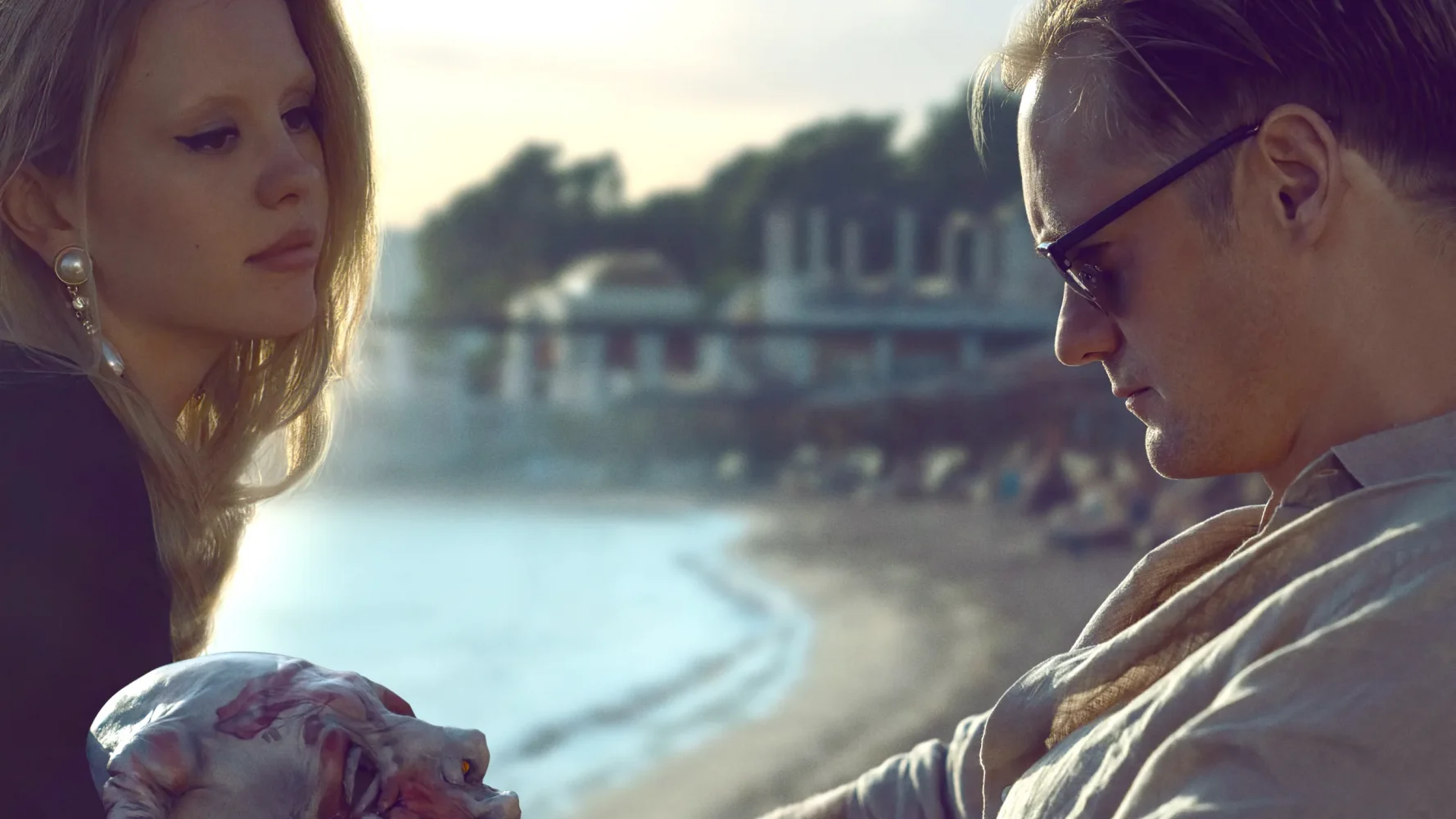 Hồ bơi vô cực – Infinity pool (2023)