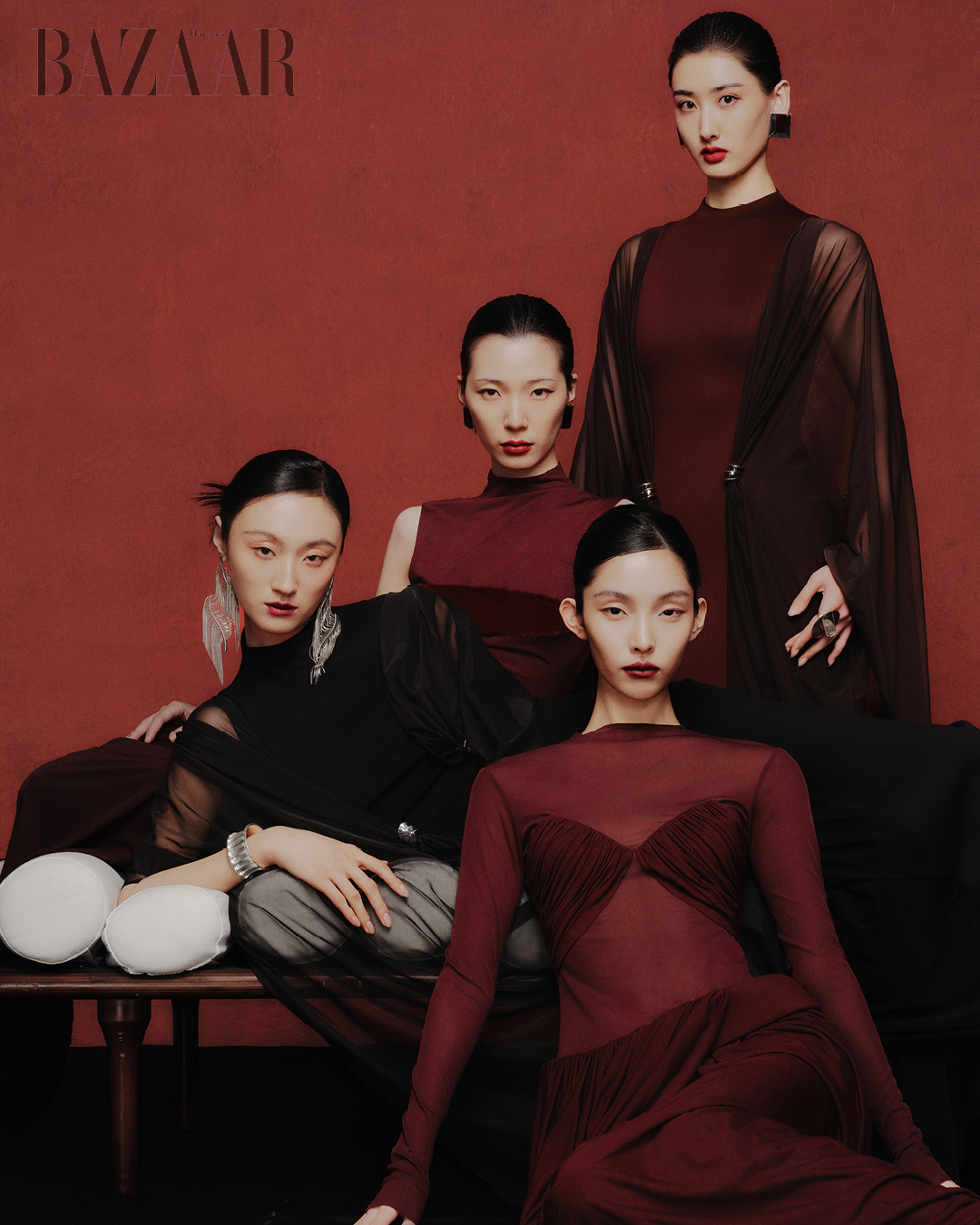 Những người mẫu mô tả vẻ đẹp tĩnh lặng mà sâu lắng của cô gái Trung Hoa.