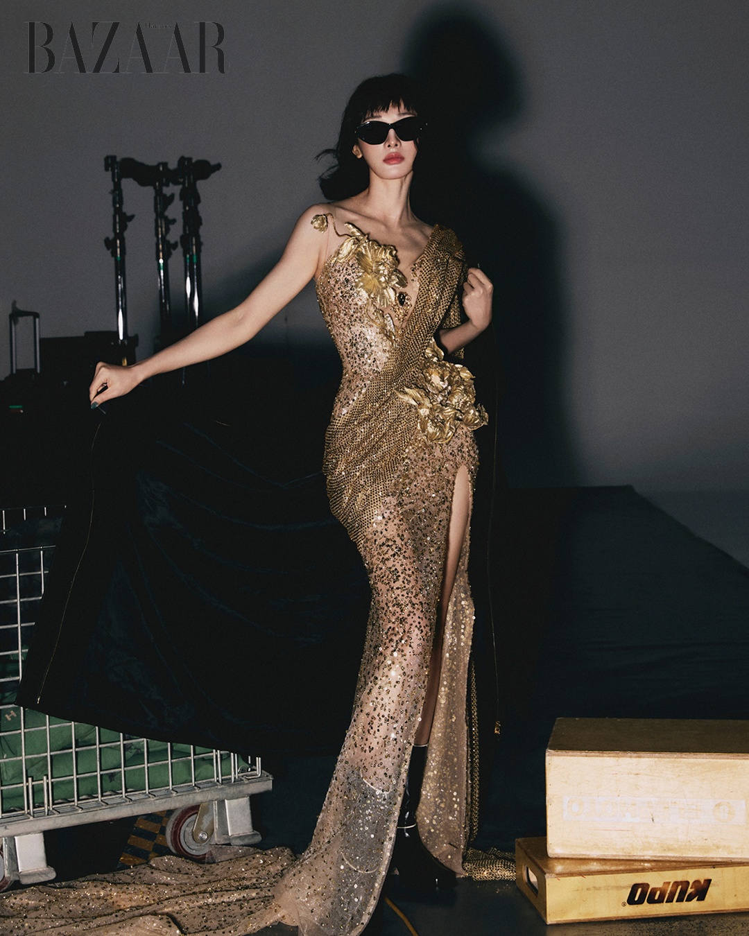 Người phụ nữ có thể sắc bén khi tìm cách thể hiện bản thân, và cũng có thể trở nên bình thản hơn khi trưởng thành.