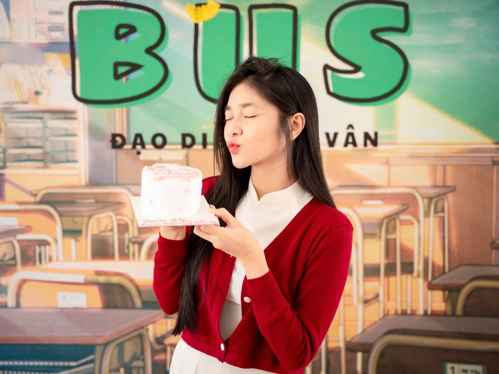 bzvn-a-hau-minh-kien-dien-vien-vinh-dam-bus-chuyen-xe-mot-chieu00001