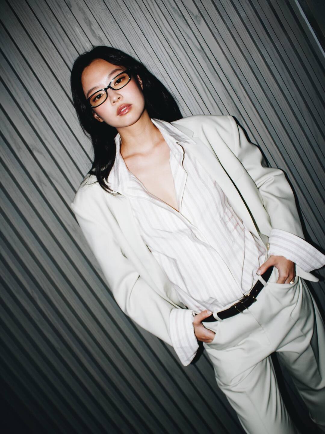 bzvn jennie calvin klein thu dong 2026 (1)