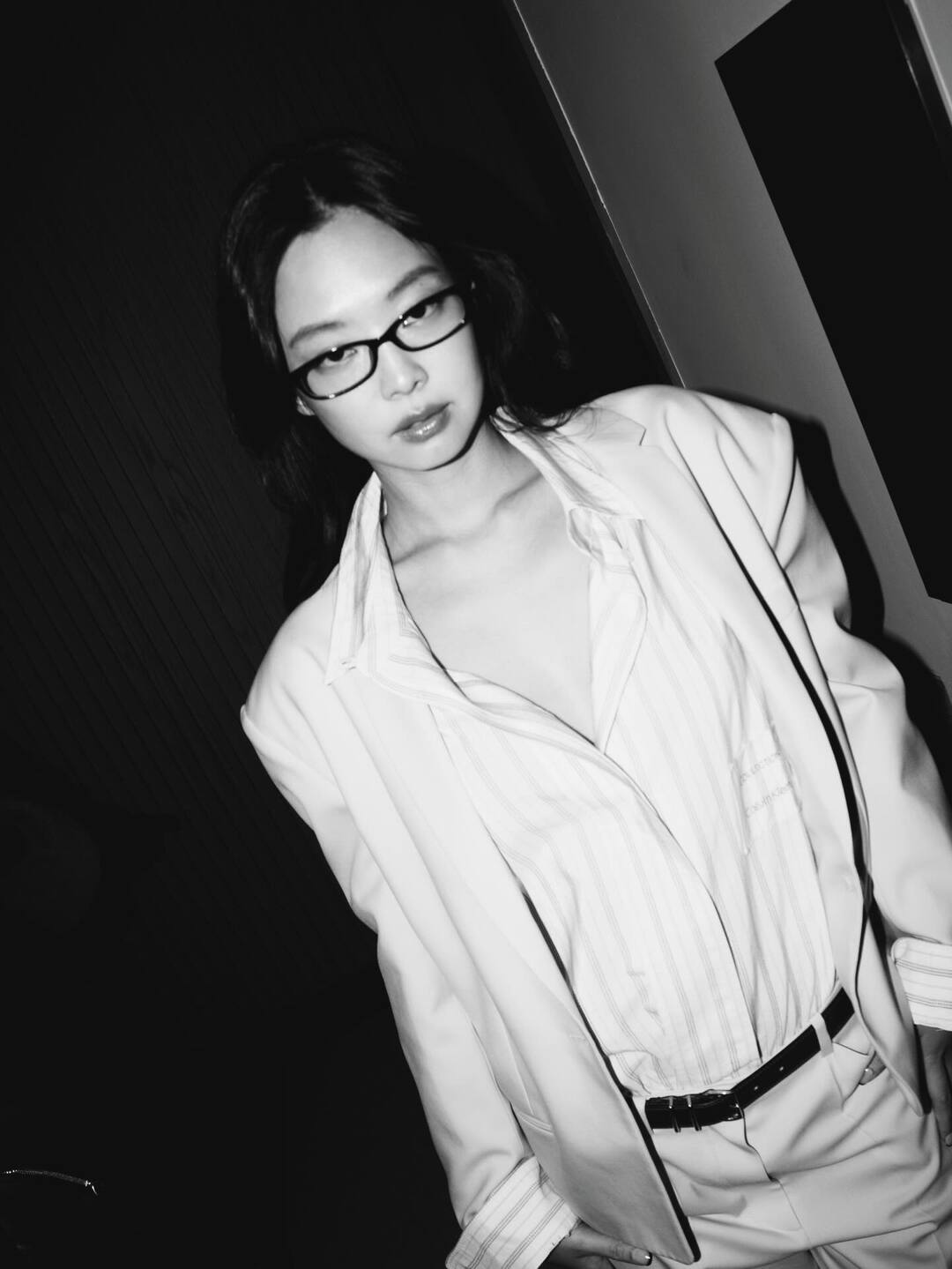 bzvn jennie calvin klein thu dong 2026 (5)