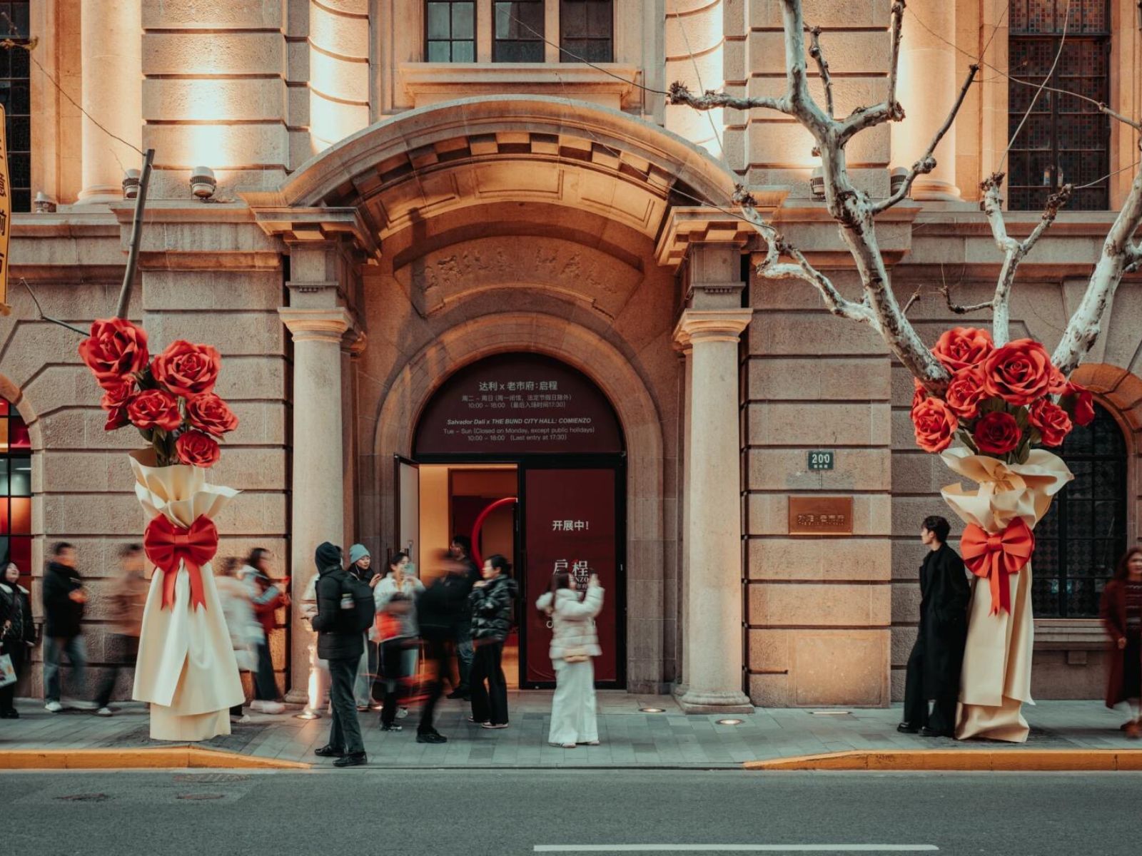 bzvn-muon-ve-lang-man-tren-duong-pho-thuong-hai-mua-valentine-1