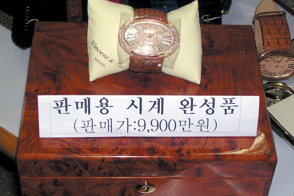 bzvn-phi-vu-lua-dao-vincent-and-co-the-art-of-sarah-phim00008