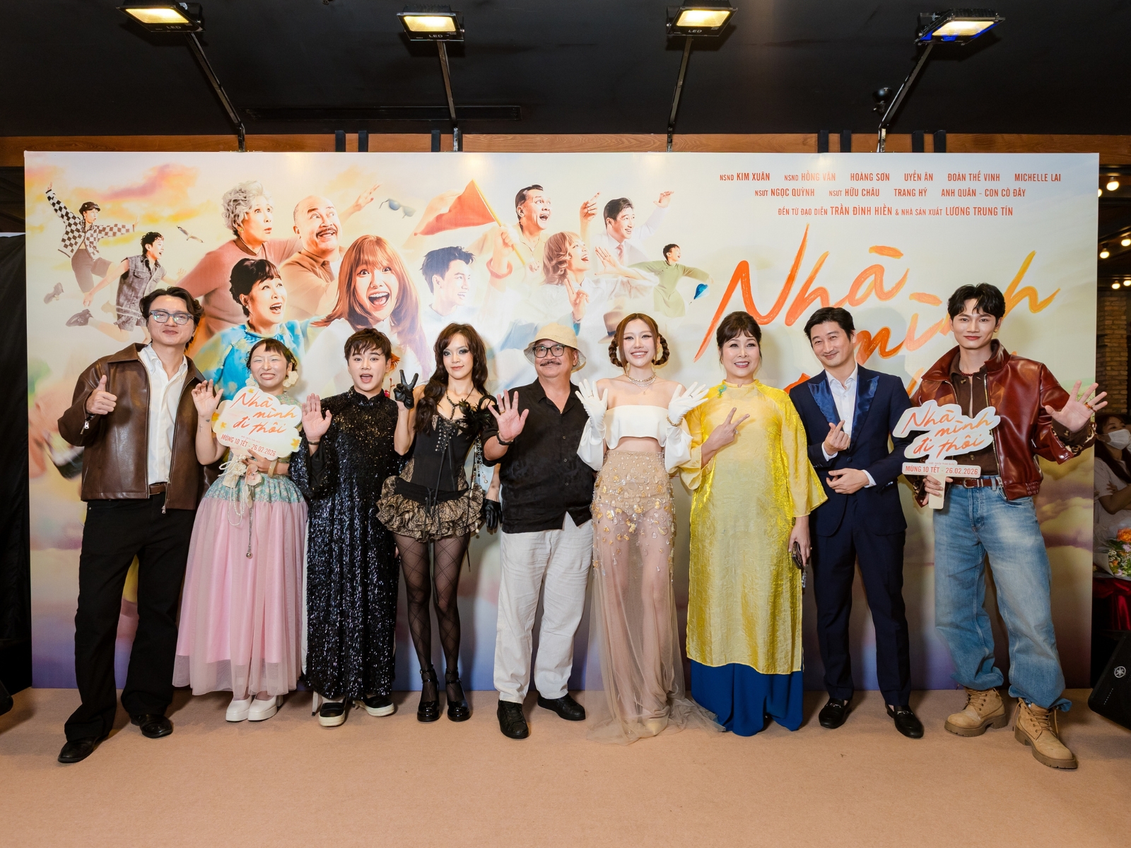 bzvn-ra-mat-phim-nha-minh-di-thoi (3)