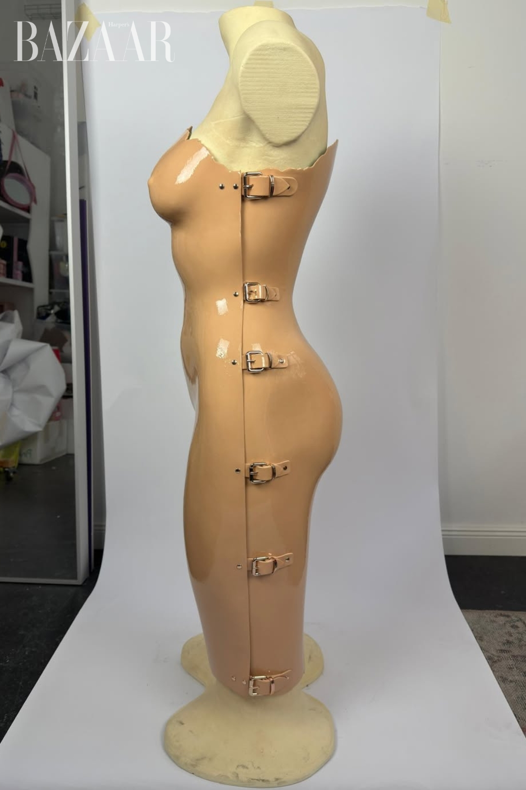 bzvn-xu-huong-naked-dress-grammy-2026-heidi-klum00001